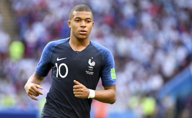 篮球篮网全队配合默契提升