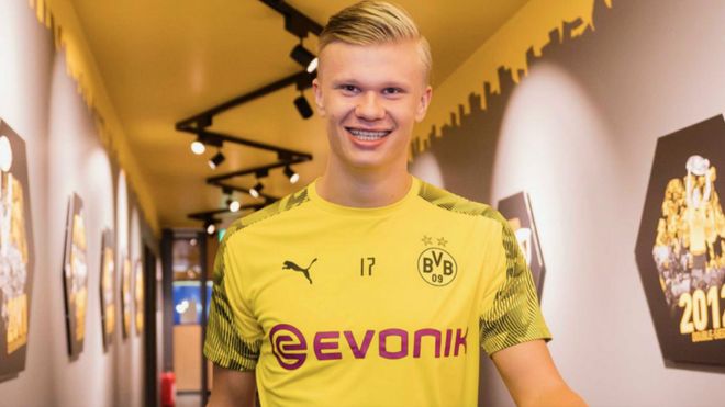 邮报评近5年曼联引援：姆伯莫居首、C罗第4，桑乔垫底